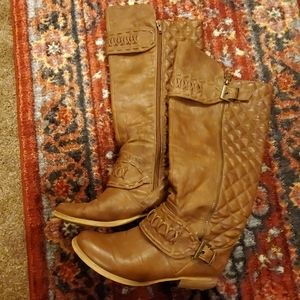 Tan/ brown leather boots